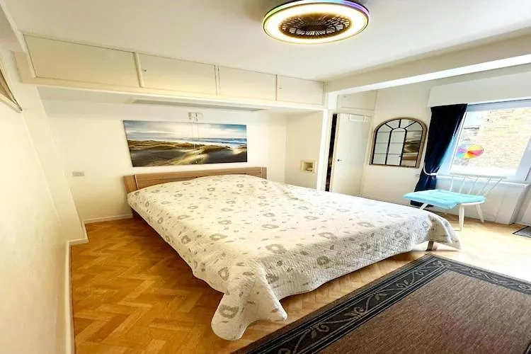 Apartment On The Sea Wall Of Middelkerke Belgie