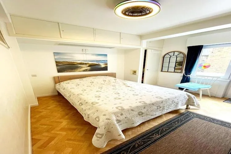 Apartment On The Sea Wall Of Middelkerke